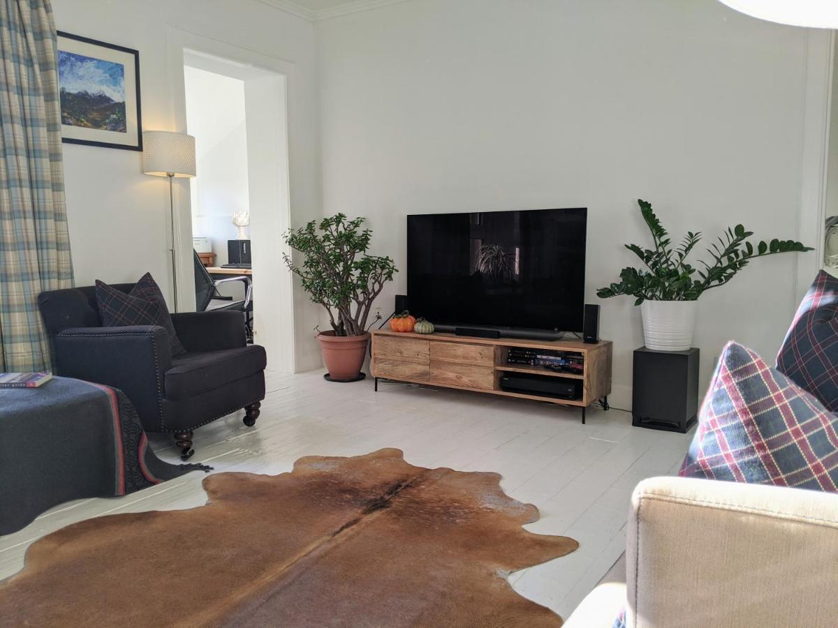 Central Hawick Spacious Stylish Flat With Log Burner Extérieur photo